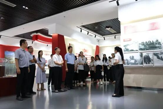 9275?e=.jpg 9275?e=.jpg